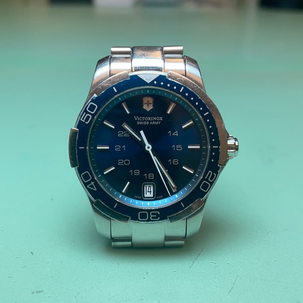 Victorinox Swiss Army Quartz Ladies Midsize